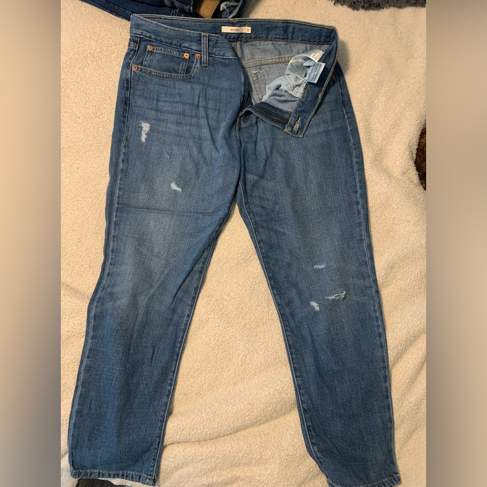 Levi’s boyfriend jeans